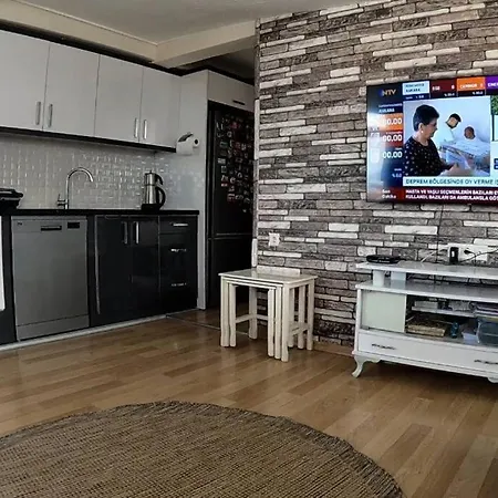 Deniz Manzarali Lueks Cati Kati Apartmán *